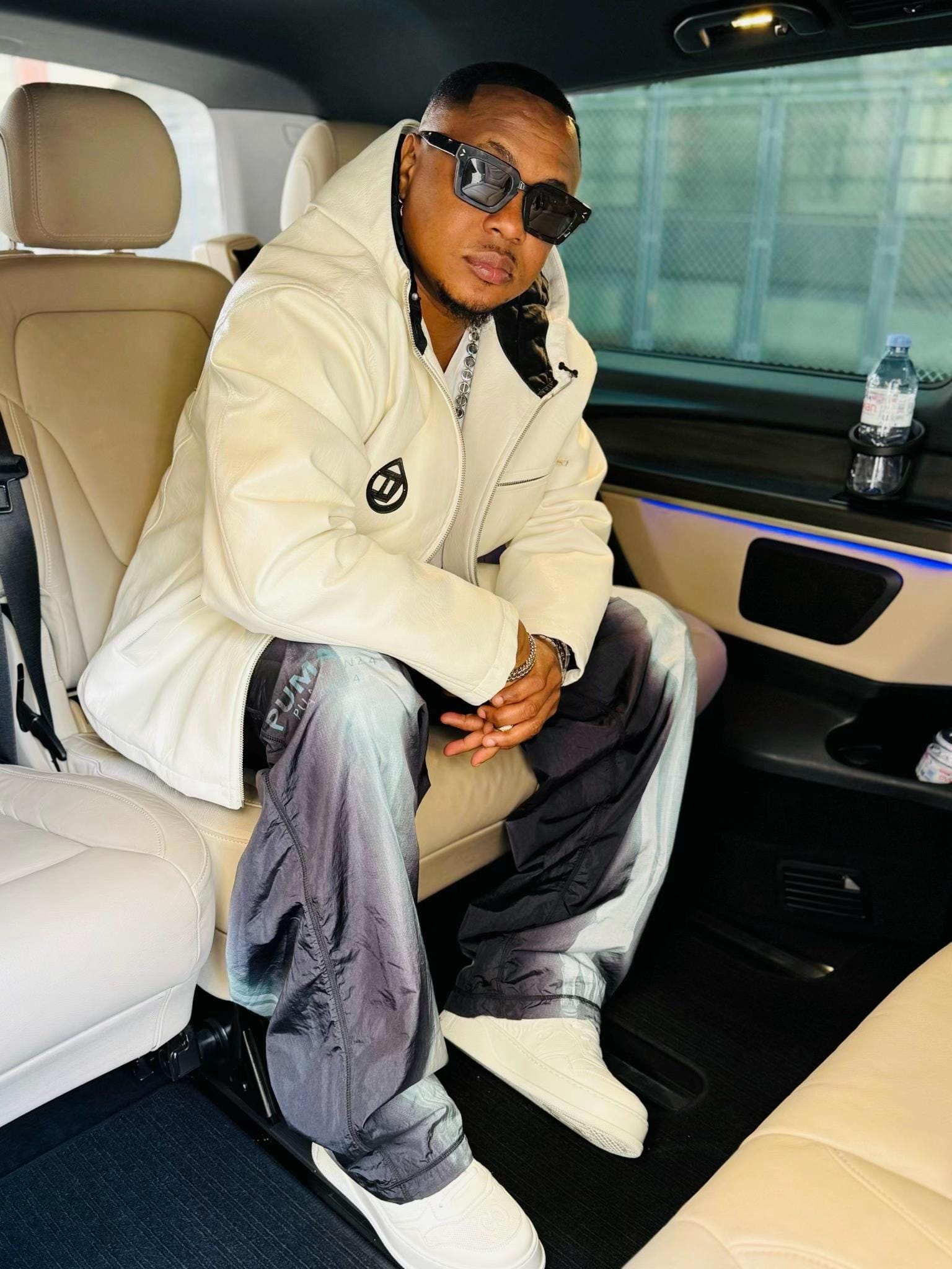Post 2 by Deplick Pomba Officiel on TikTok (video)