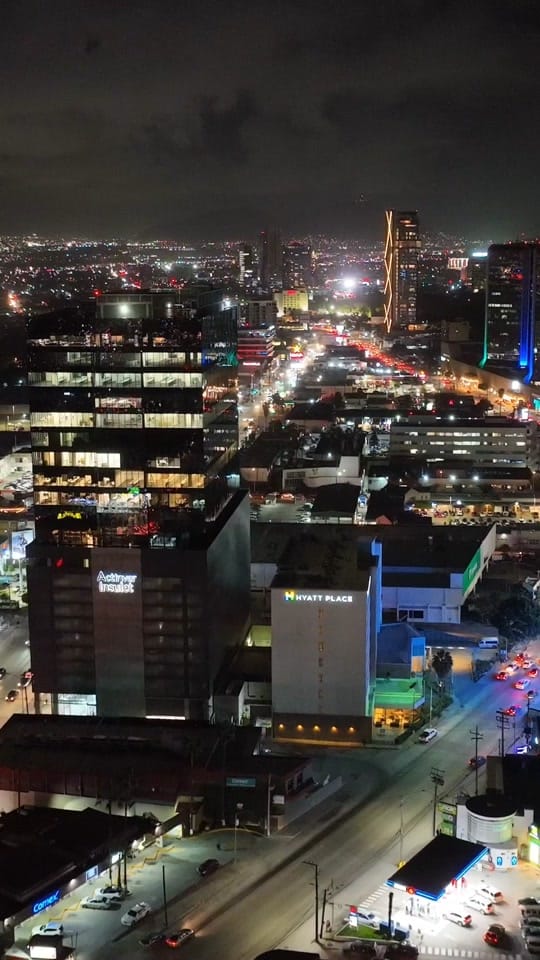 Post 9 by Alex Puente Foto on TikTok (video)