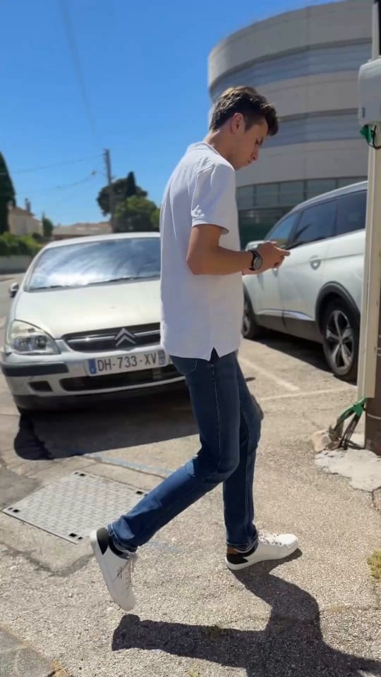 Post 6 by e-CARS CONCEPT franchise on TikTok (video)