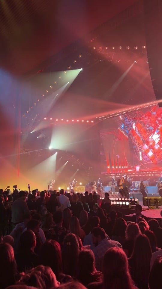 Post 10 by 90’s Pop Tour on TikTok (video)