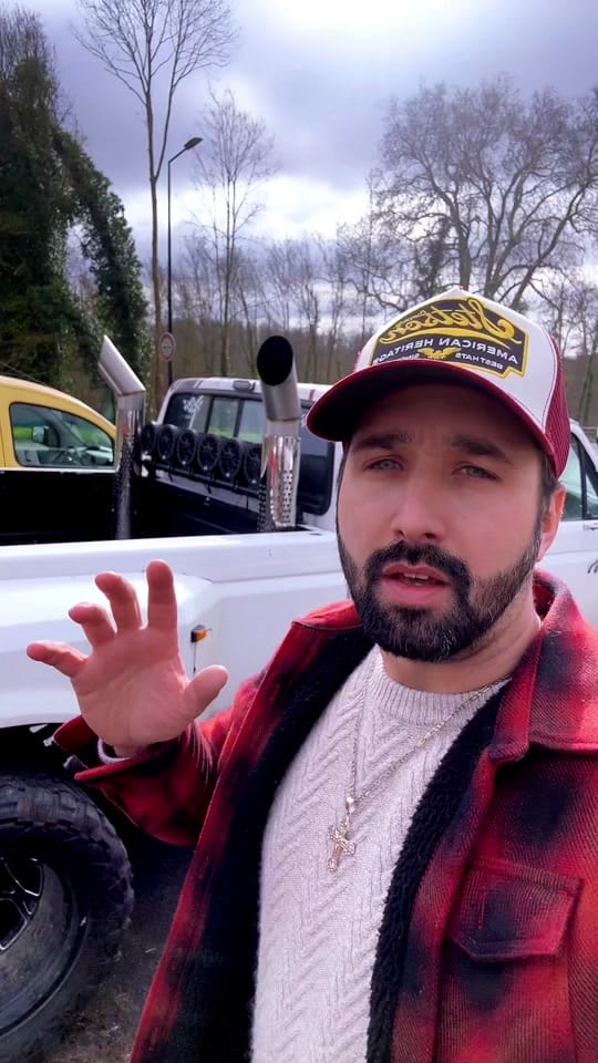 Post 8 by 2L2D on TikTok (video)