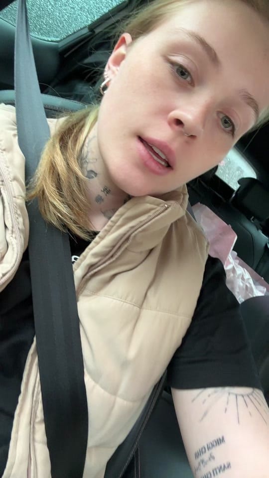 Post 4 by Kim Leoni on TikTok (video)