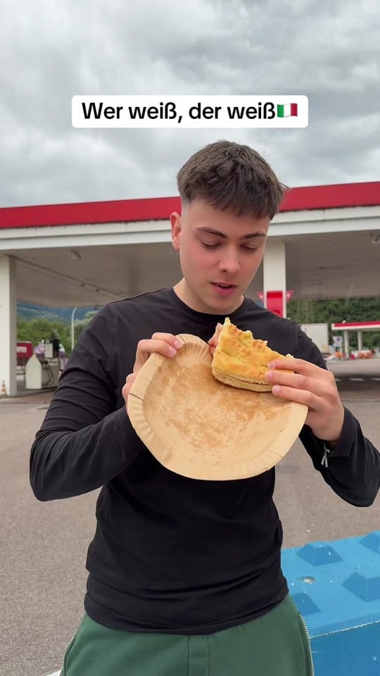 Post 1 by LeonPelz on TikTok (video)