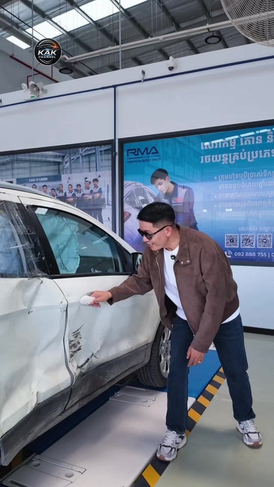 Post 4 by Kak Channel កាក់ ឆានែល on TikTok (video)