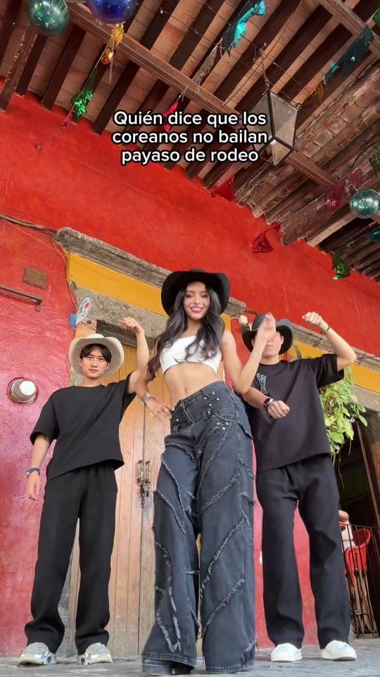 Post 2 by Pao Valencia - 파올라 on TikTok (video)