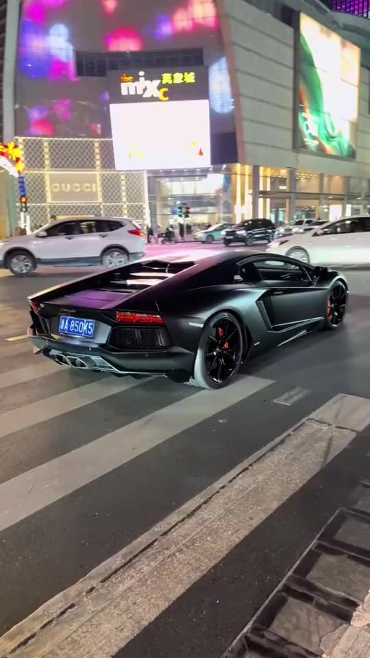 Post 2 by 𝒔𝒉𝒊𝒇𝒕 𝑰𝒏𝒕𝒐 𝑮𝒆𝒂𝒓 on TikTok (video)