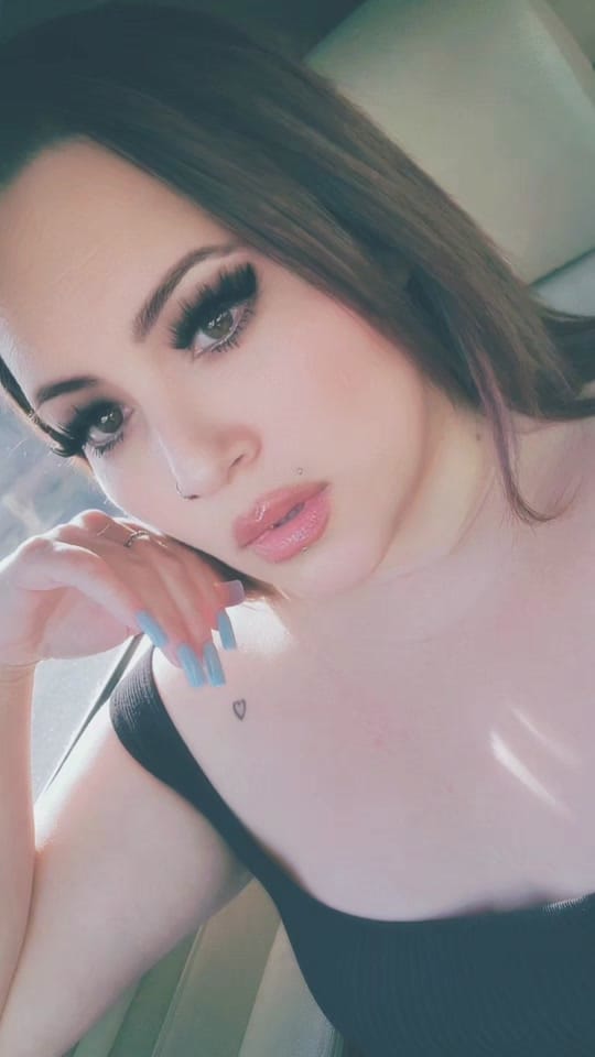 Post 1 by La coqueta Angie Hernandez on TikTok (video)