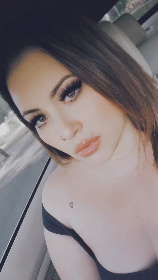 Post 2 by La coqueta Angie Hernandez on TikTok (video)