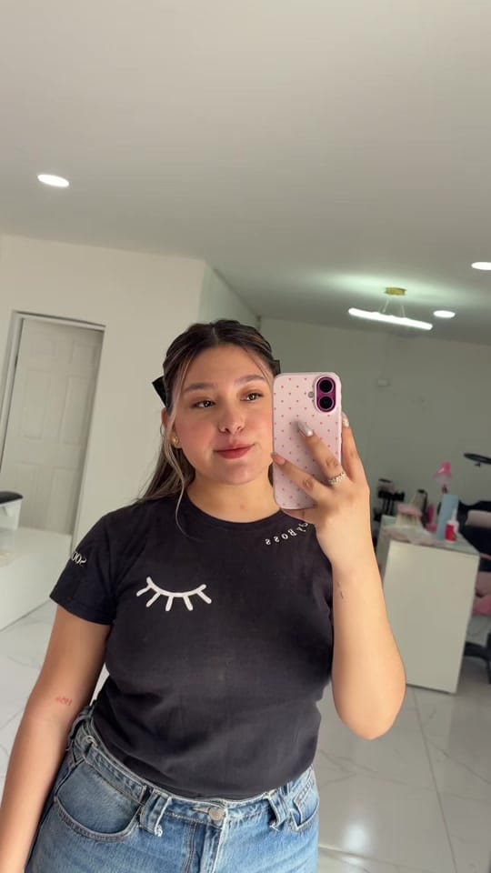Post 4 by Eve on TikTok (video)