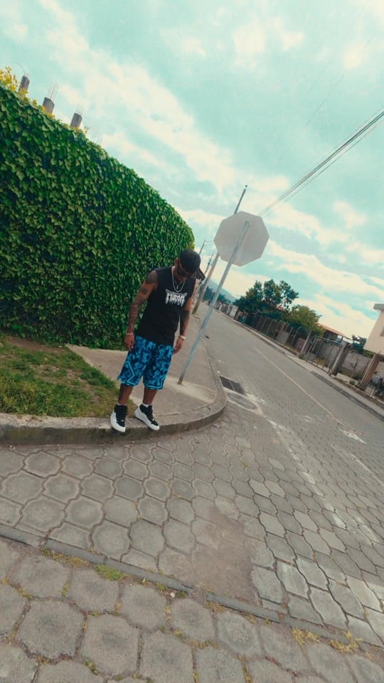 Post 10 by Andrew DDC🇪🇨 on TikTok (video)