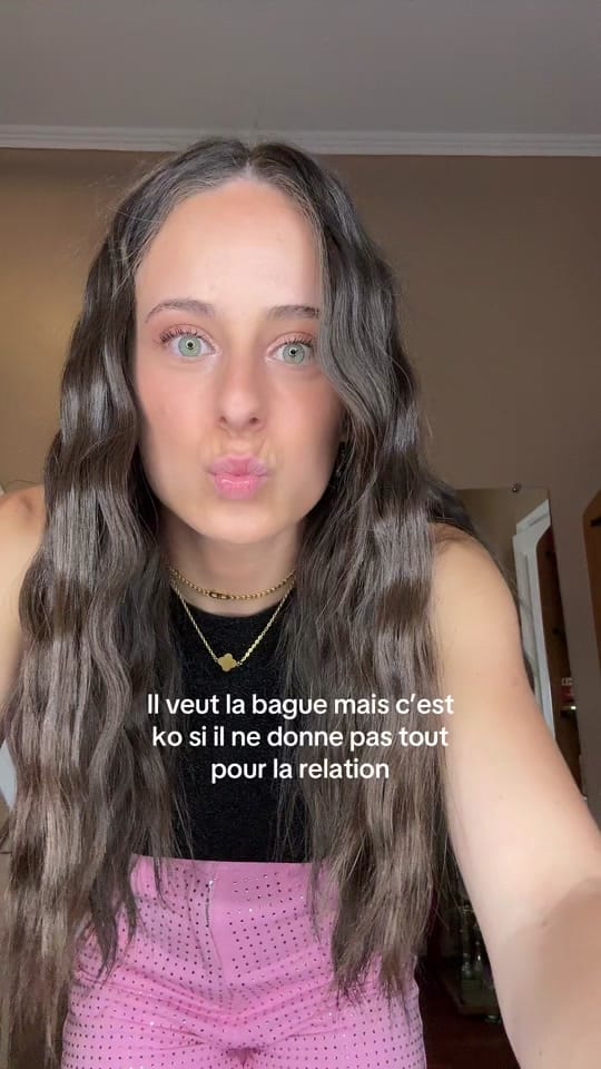 Post 2 by Alexandra Lens on TikTok (video)