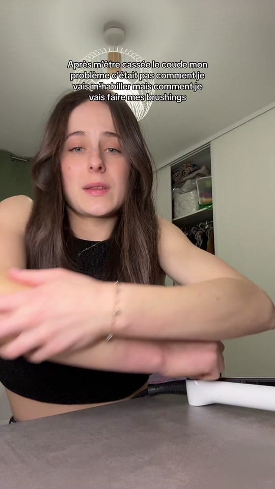 Post 3 by Alexandra Lens on TikTok (video)