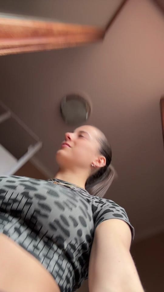 Post 7 by Alexandra Lens on TikTok (video)