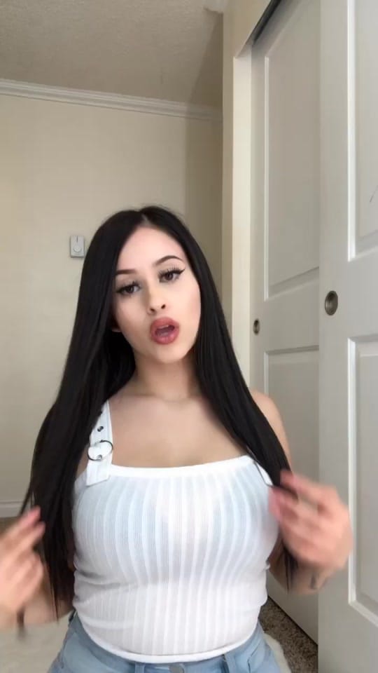 Post 10 by Rosaa on TikTok (video)