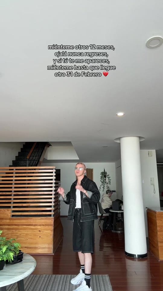 Post 8 by decøde on TikTok (video)
