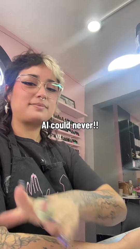 Post 3 by Ley Rios Nail Artist on TikTok (video)