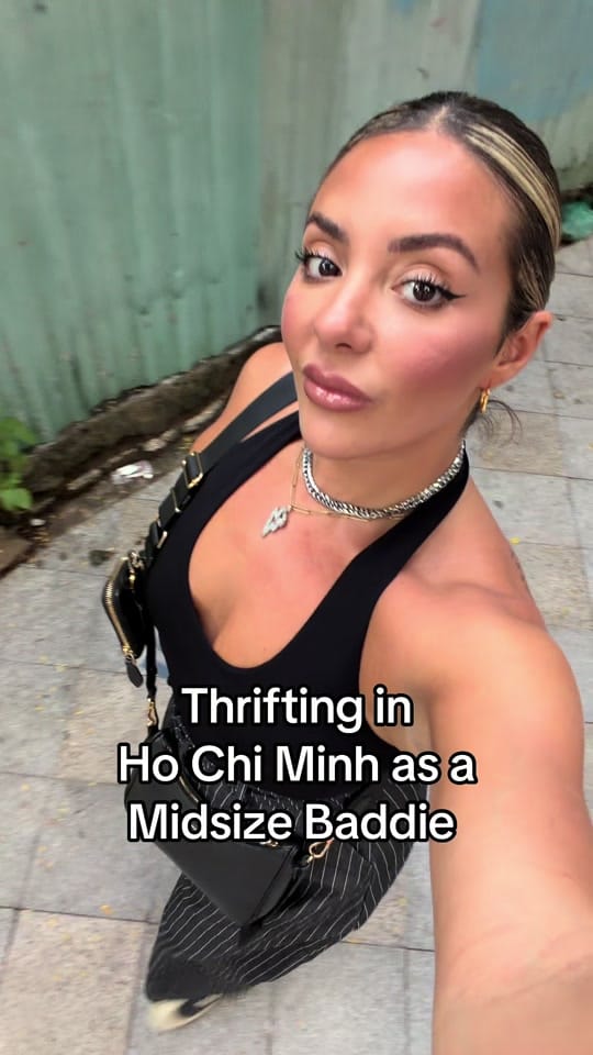 Post 5 by Lyndsay Simon 👽 on TikTok (video)