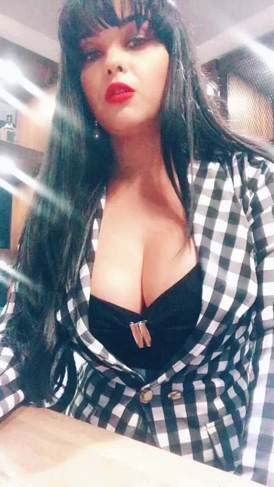 Post 10 by Fanyg on TikTok (video)