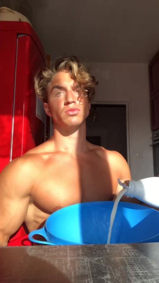 Post 10 by Pierrotmuller on TikTok (video)