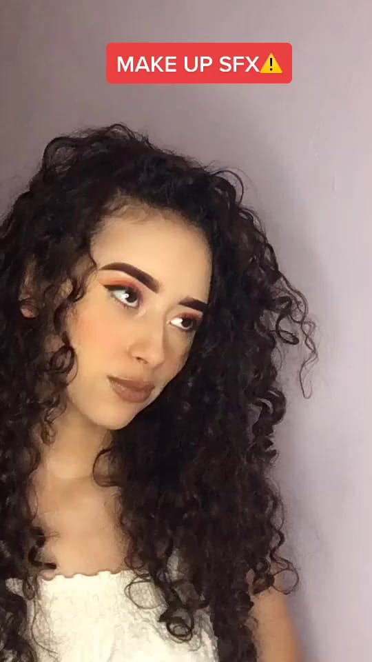 Post 2 by Ari.makeup on TikTok (video)