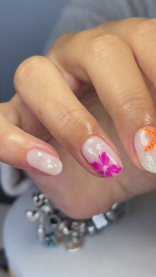 Post 2 by Camistnailart on TikTok (video)
