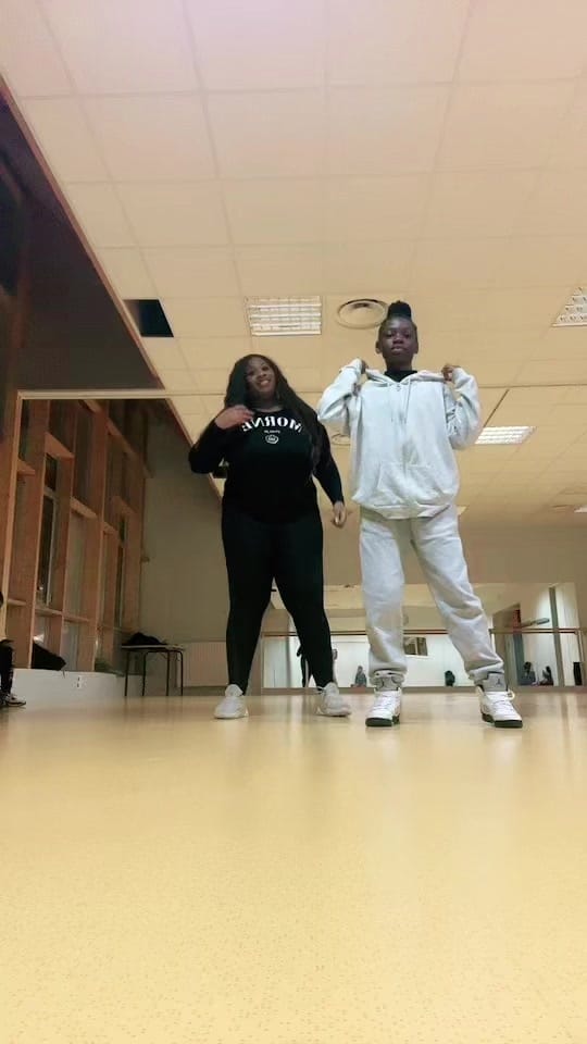 Post 4 by Bee Bless 🇳🇬👑 on TikTok (video)
