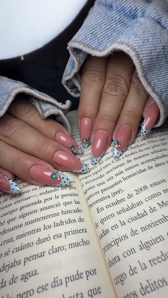 Post 3 by Kary Nails on TikTok (video)