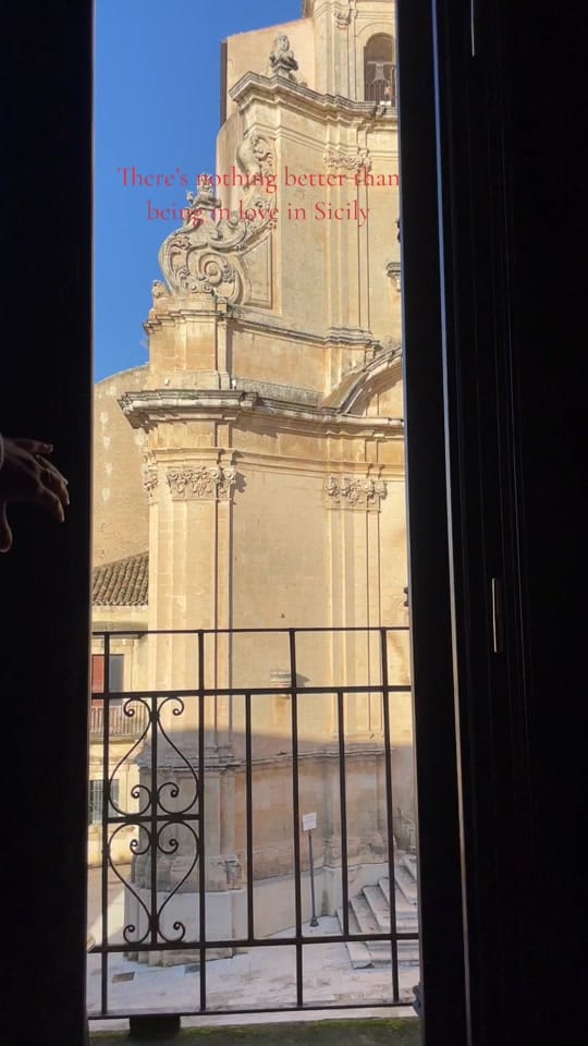 Post 1 by Ari on TikTok (video)