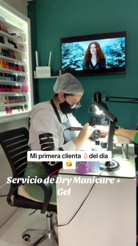 Post 5 by nodimado.nails on TikTok (video)