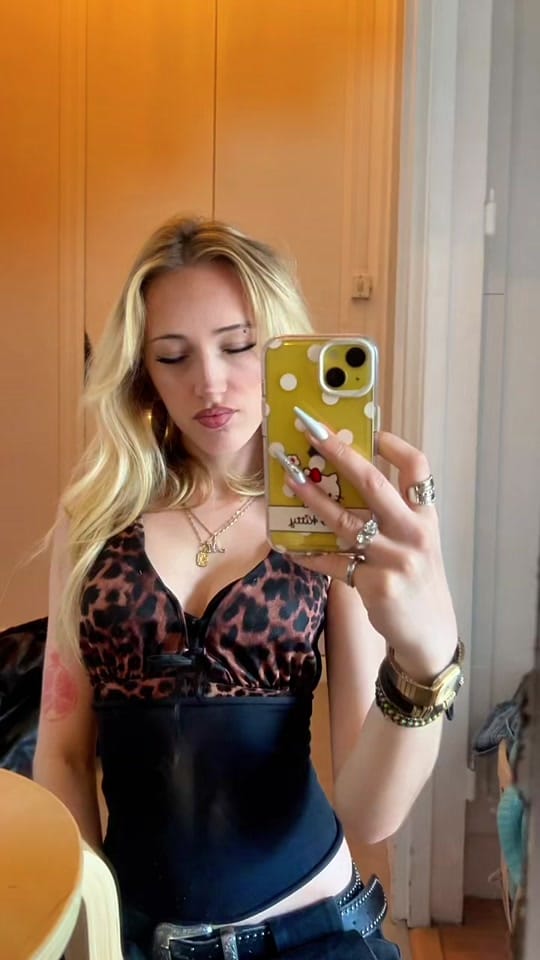 Post 10 by 3glant1ne on TikTok (video)