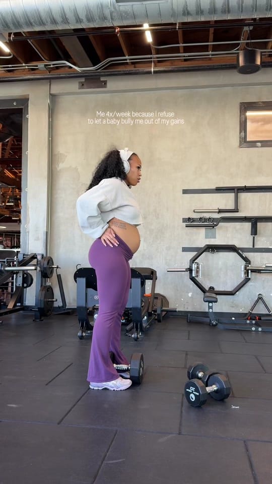 Post 2 by Uma Leoni on TikTok (video)