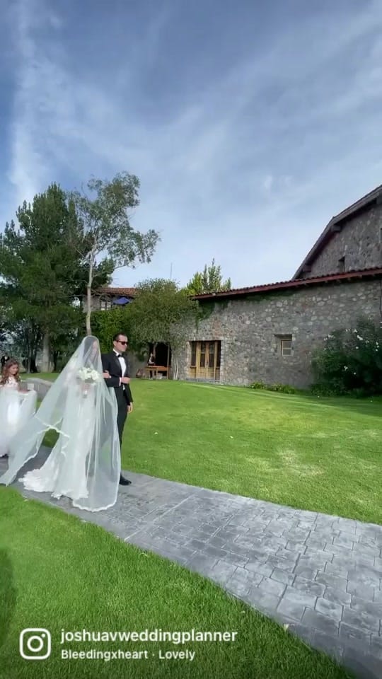 Post 1 by Joshua Vital on TikTok (video)