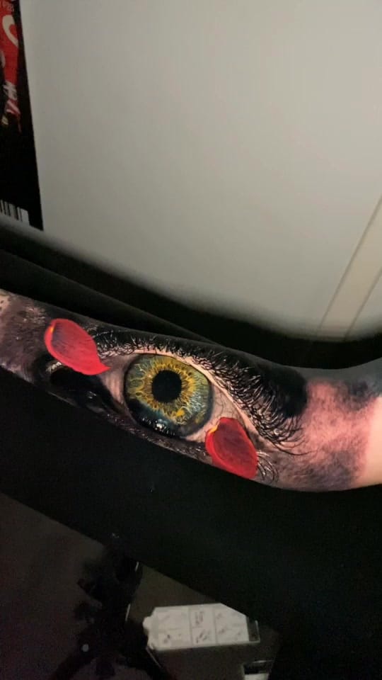 Post 2 by Audeladureeltattoobysandry on TikTok (video)