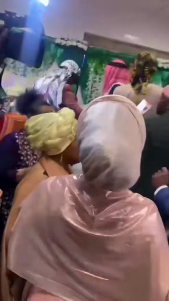 Post 4 by ARTISTE on TikTok (video)