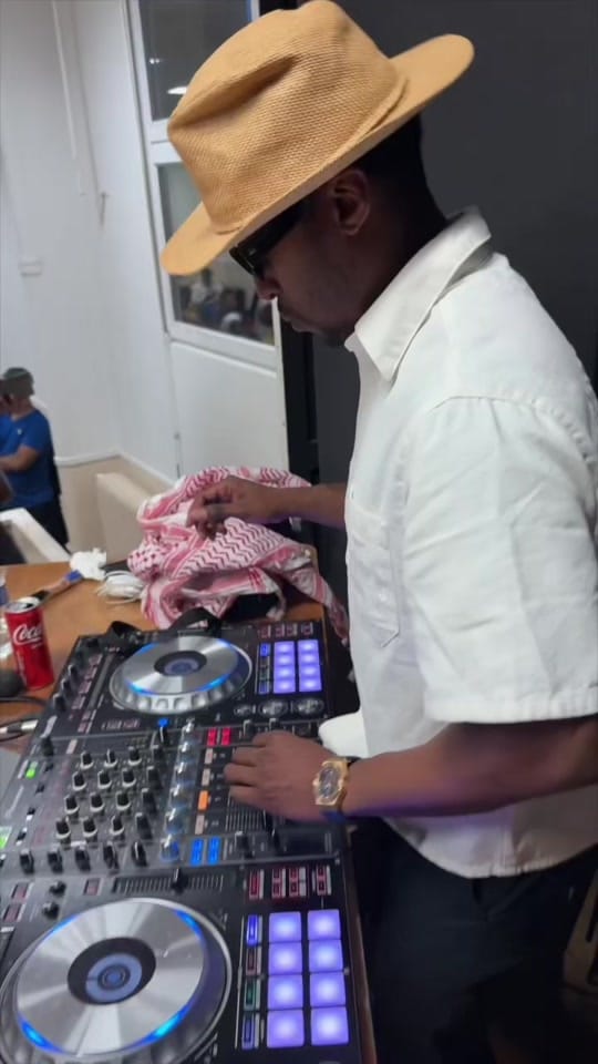 Post 3 by ARTISTE on TikTok (video)