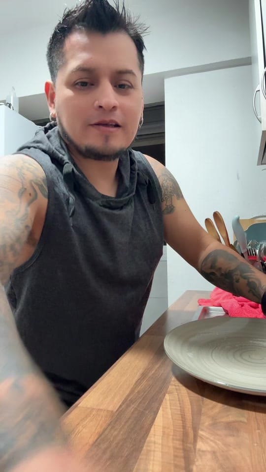 Post 9 by JohnnyR on TikTok (video)