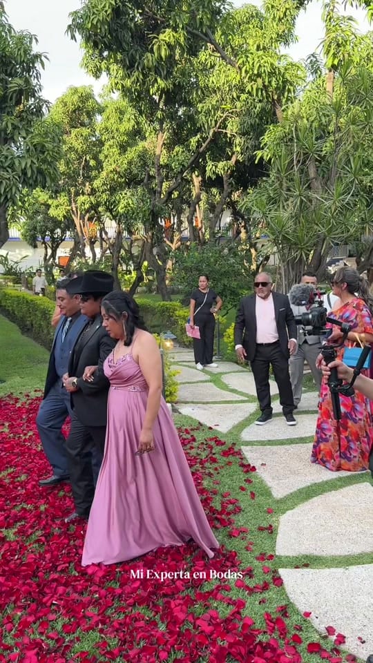 Post 4 by Mi Experta en Bodas on TikTok (video)