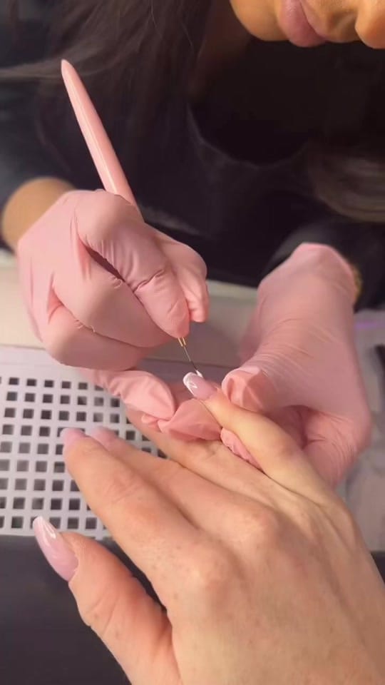 Post 8 by nrbeautyfrance on TikTok (video)