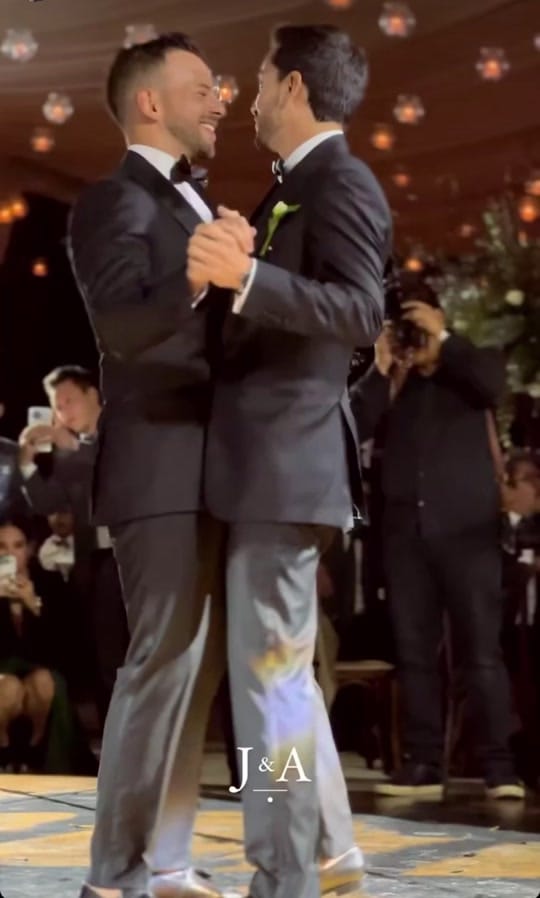 Post 9 by Queer WeddingsMX on TikTok (video)