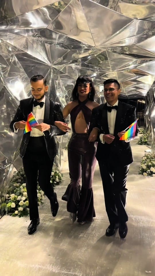 Post 2 by Queer WeddingsMX on TikTok (video)
