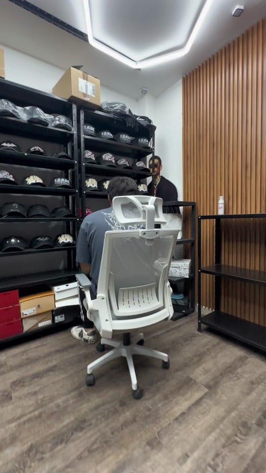 Post 2 by 2Bros Store on TikTok (video)