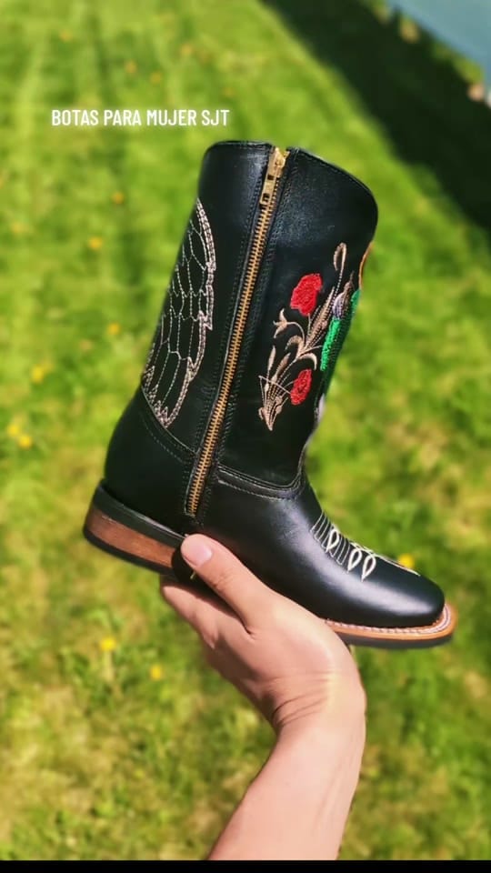 Post 3 by WHOLESALE - STORE - ARTESANIAS on TikTok (video)