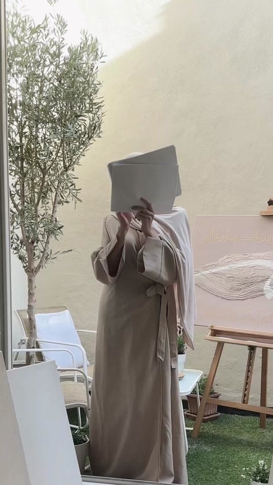 Post 10 by Ilhem • A R T I S T on TikTok (video)
