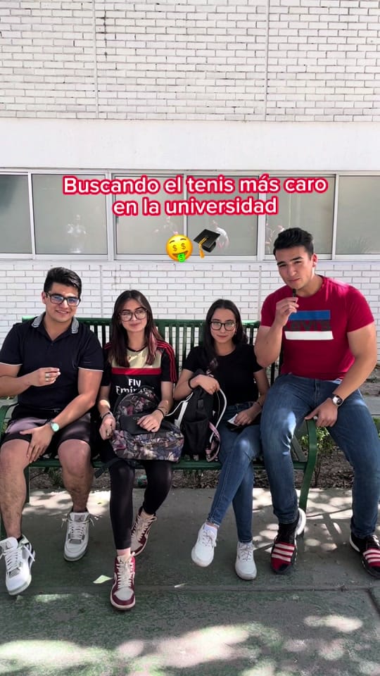 Post 8 by Tienda de Sneakers Exclusivos on TikTok (video)