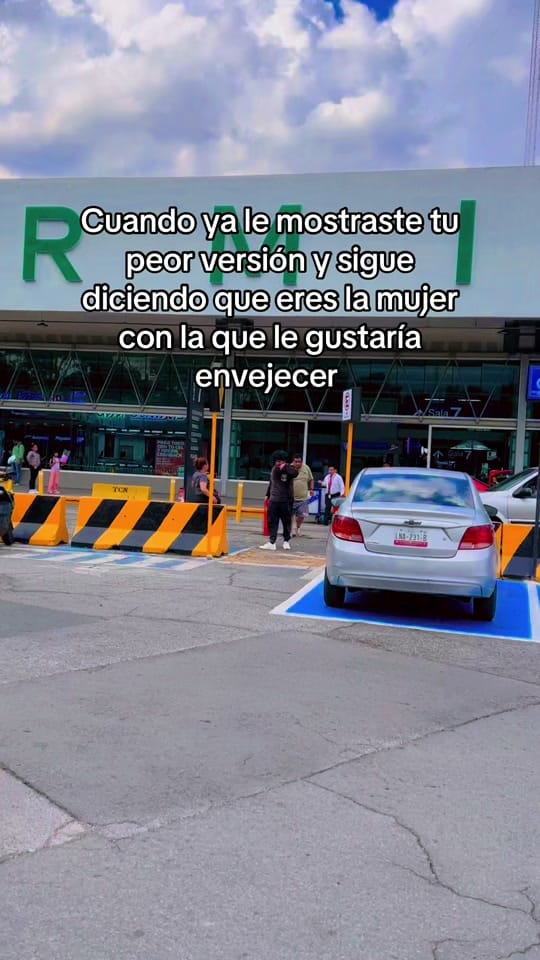Post 5 by Adriana Silva on TikTok (video)