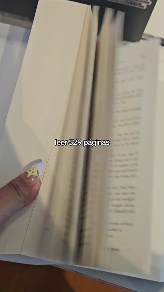 Post 5 by BookUp Guadalajara on TikTok (video)