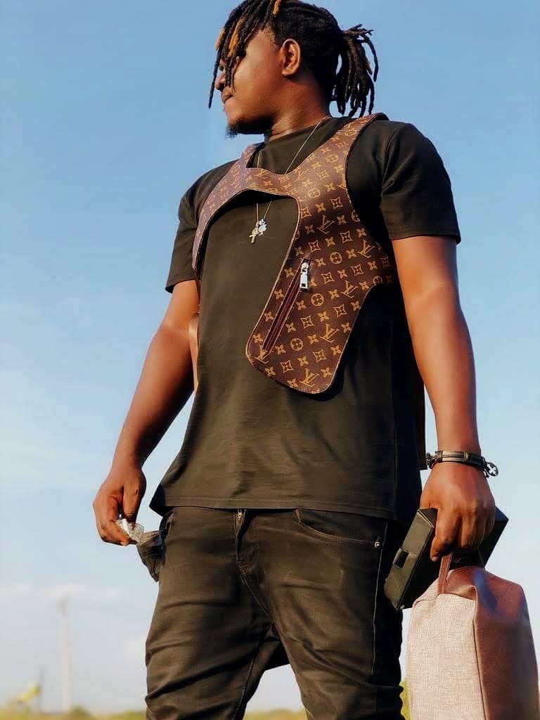 Post 6 by SIX-C on TikTok (video)