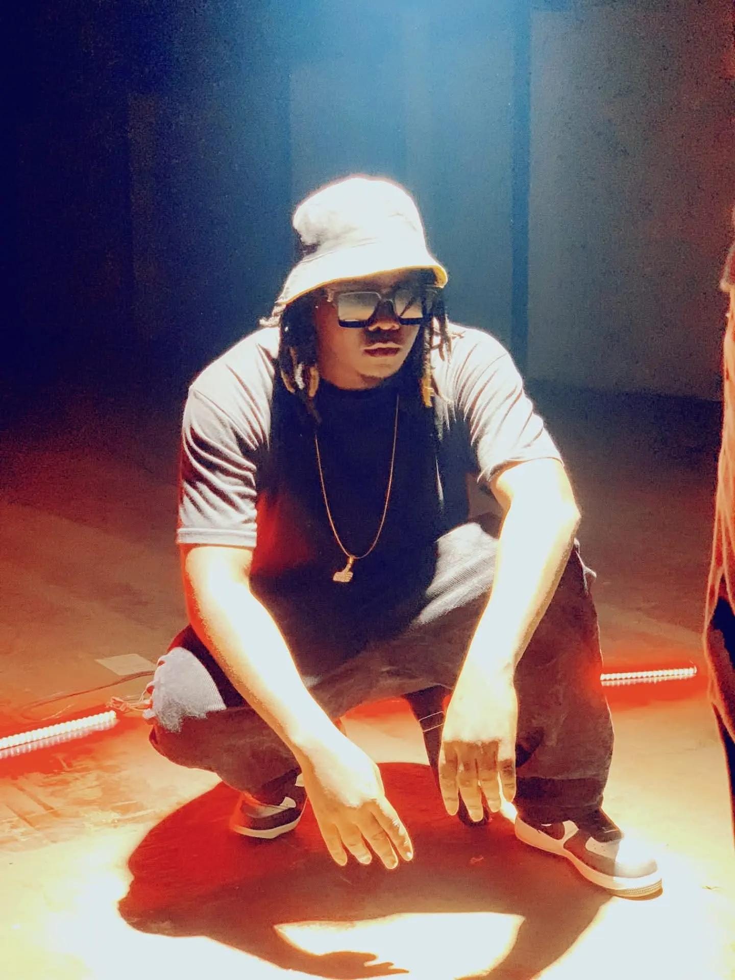 Post 2 by SIX-C on TikTok (video)