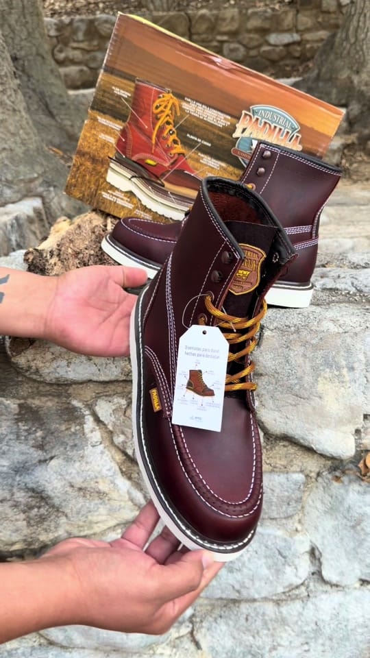 Post 3 by Botas Vargas USA on TikTok (video)