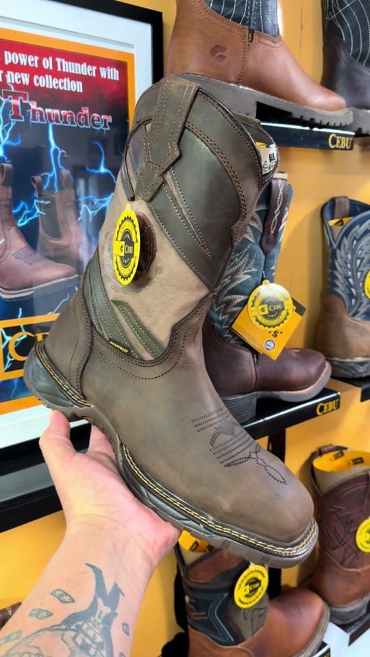 Post 6 by Botas Vargas USA on TikTok (video)